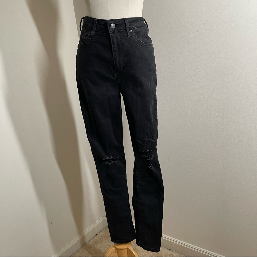 Levi’s Women’s 721 High Rise Skinny-SZ 30- Black Distressed Jeans Stretchy